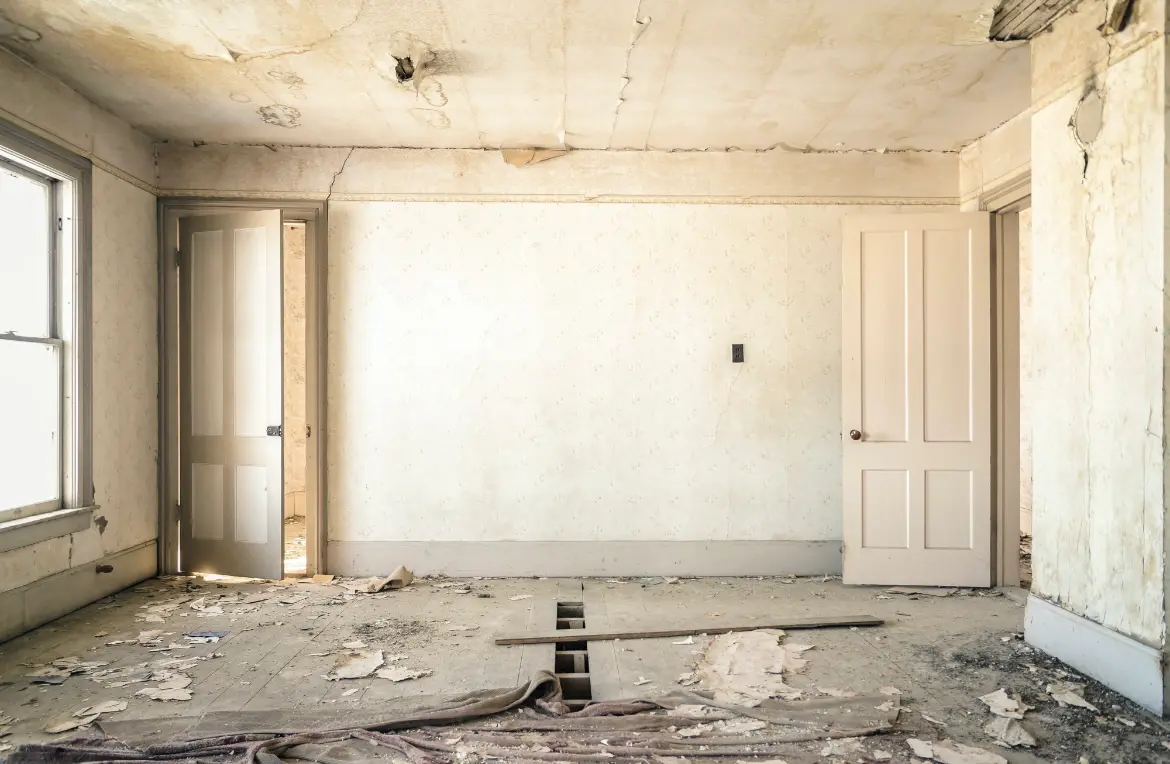 Waste disposal crew managing a cleanout project in Clifton Heights